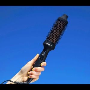 Amika Blowout Brush - NWOT